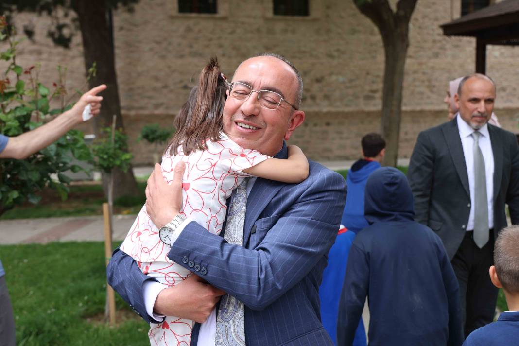 Meram “ulaşılabilir başkan” anlayışıyla Türkiye’ye örnek oluyor 9